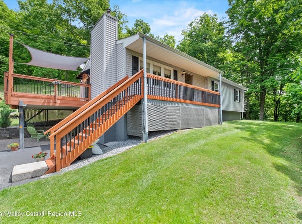 219 Cardinal Road, Hyde Park, NY 12538