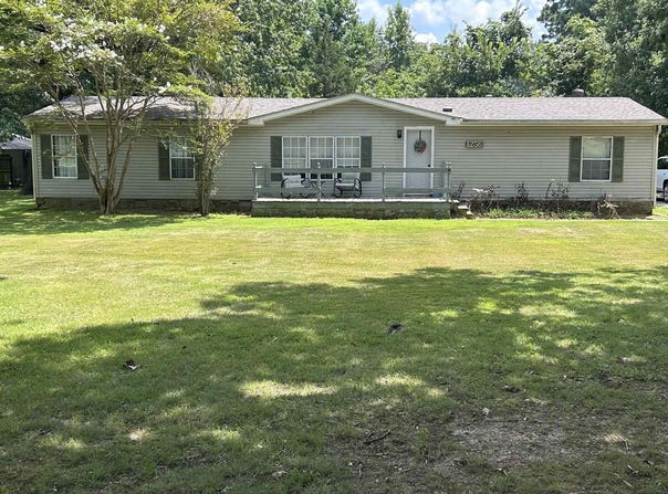 1256 W Court, Piggott, AR 72454