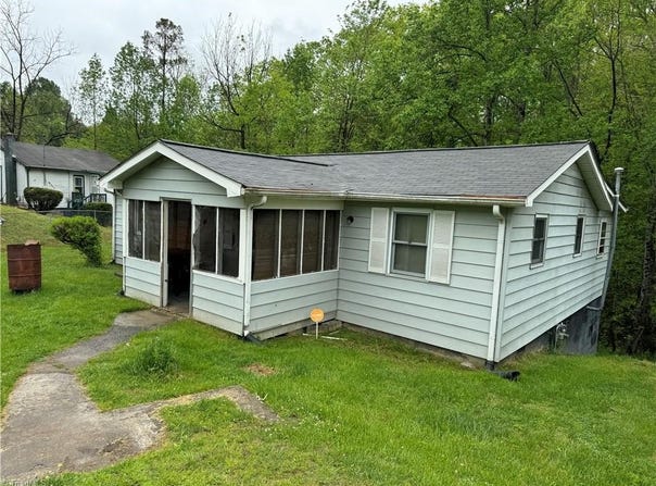 338 Eastview Place NW, Lenoir, NC 28645