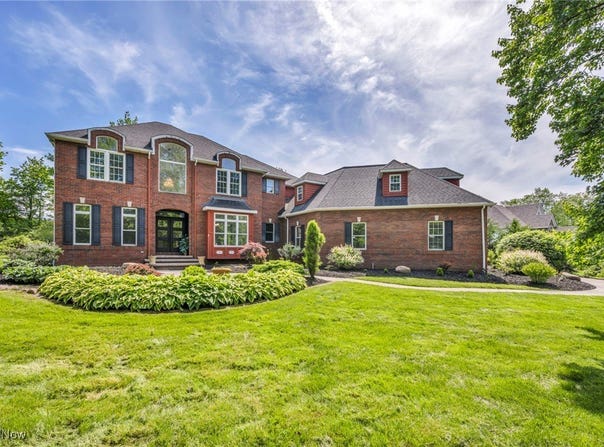2344 Country Brook Drive, Hinckley, OH 44233