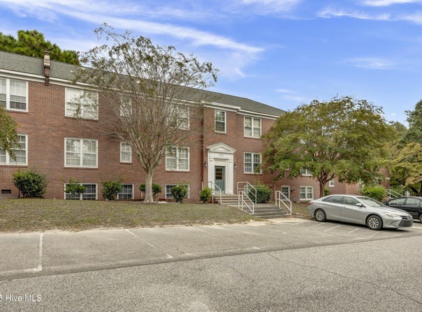 2940 Oleander Drive, Wilmington, NC 28403