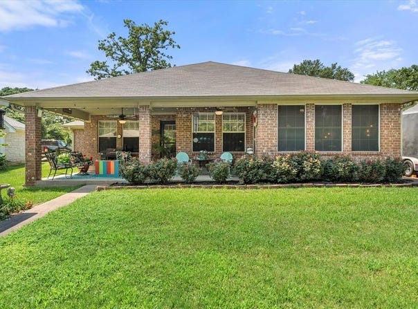 152 Guadalupe Drive, Gun Barrel City, TX 75156