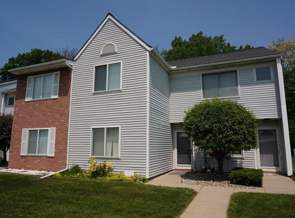 68 Rosebud, Mount Clemens, MI 48043