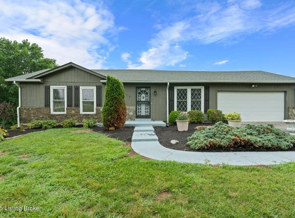 370 Hillspring Rd, Eminence, KY 40019
