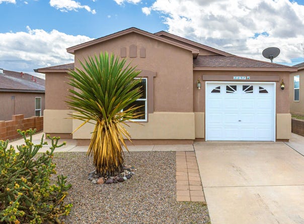 2237 Sagecrest Loop NE, Rio Rancho, NM 87144