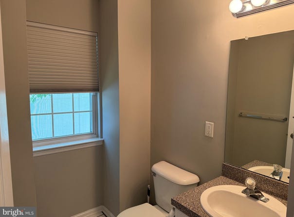 4 JUNIPER LANE, BLACKWOOD, NJ 08012