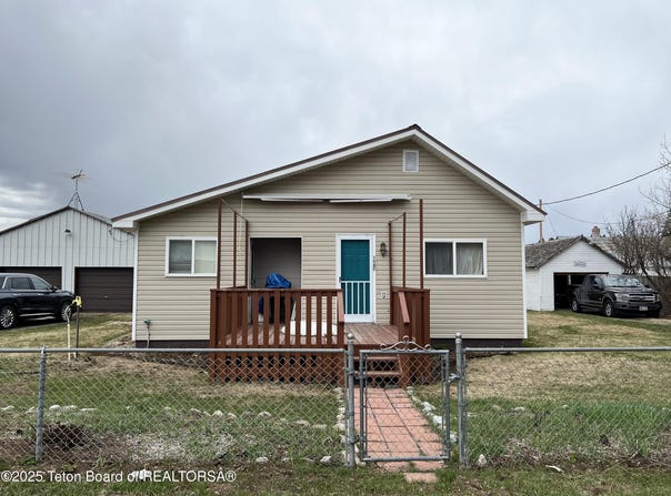 1547 WY-239, Freedom, WY 83120