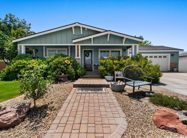 1455 W Cobblestone Dr, Safford, AZ 85546