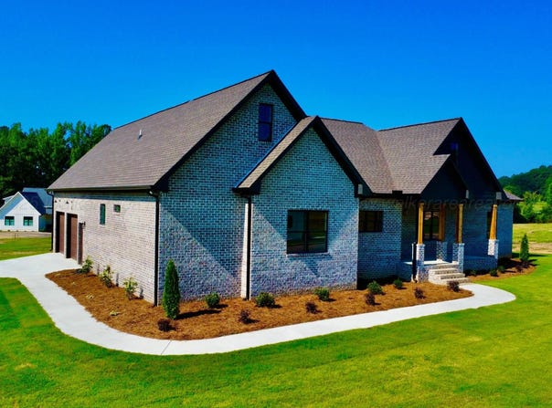 48 LAKESIDE Dr, Jasper, AL 35504