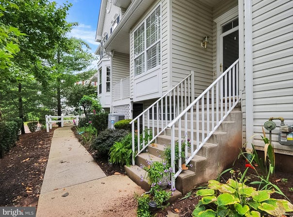 25 HADDENFORD DRIVE, FLEMINGTON, NJ 08822