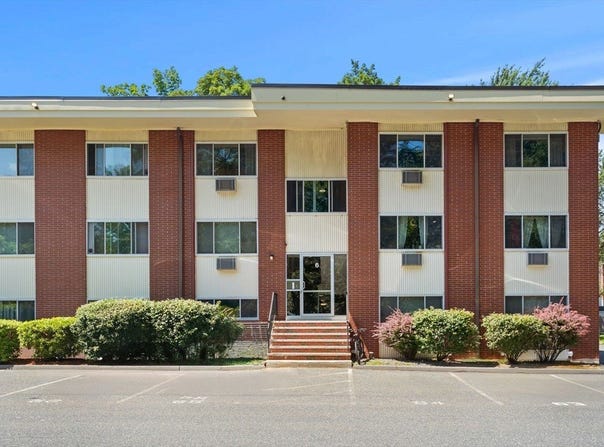 74 Beach St, Woburn, MA 01801