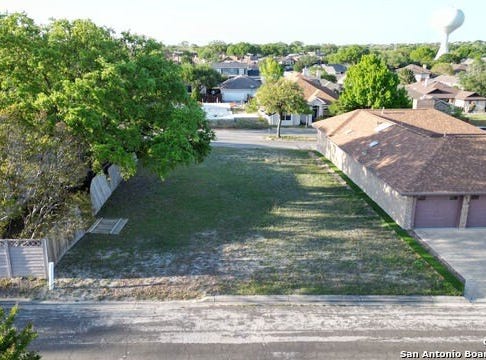 5906 Brook Fls, Windcrest, TX 78239