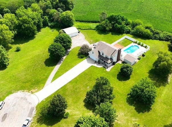 2 Bush Drive, Camden Point, MO 64018