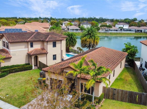 2391 NE 2nd Dr, Homestead, FL 33033