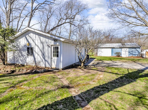 10900 Round Lake Road, Horton, MI 49246