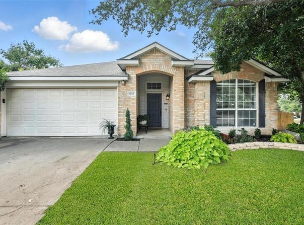 8125 Chamizal Drive, Fort Worth, TX 76137