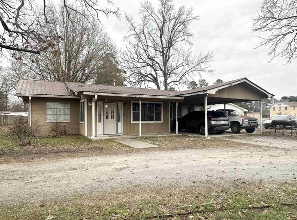 5709 Sulphur Springs Rd., Pine Bluff, AR 71603