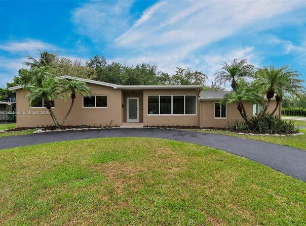 17000 SW 89th Ct, Palmetto Bay, FL 33157