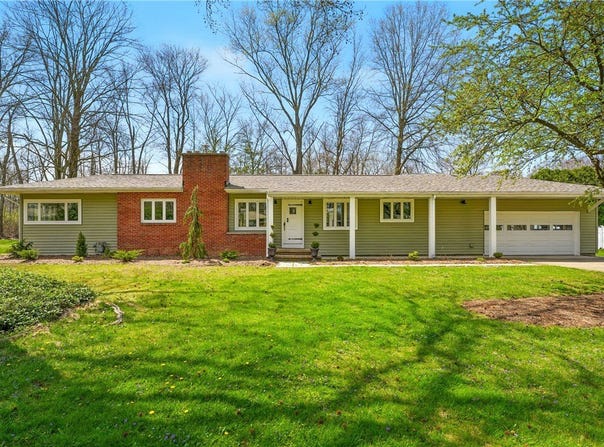 385 Vogan Dr, Mercer Boro, PA 16137