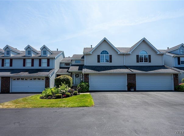 23 Hillcrest, West Seneca, NY 14224