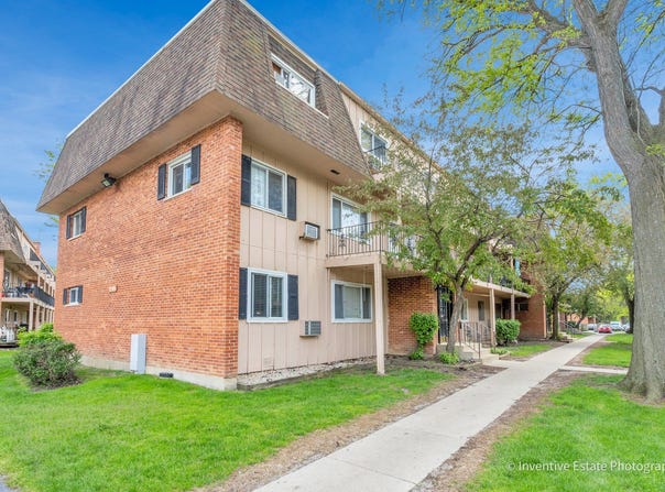 2506 Algonquin Road, Rolling Meadows, IL 60008