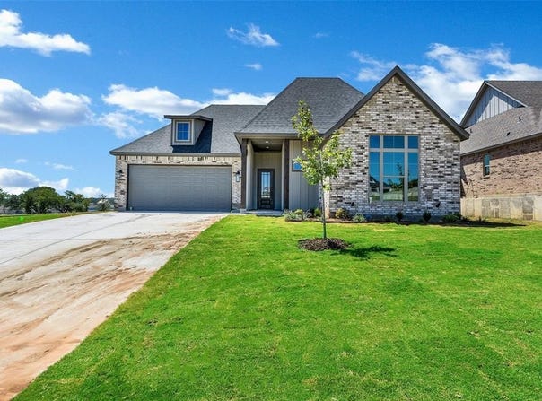 103 Hall Street, Glen Rose, TX 76043