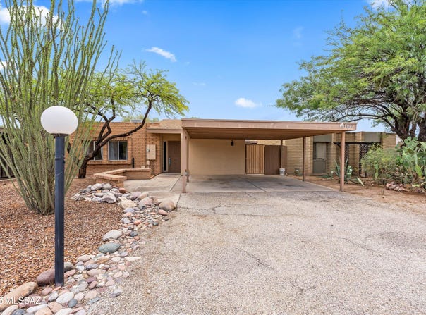 1822 S Sunburst Place, Tucson, AZ 85748