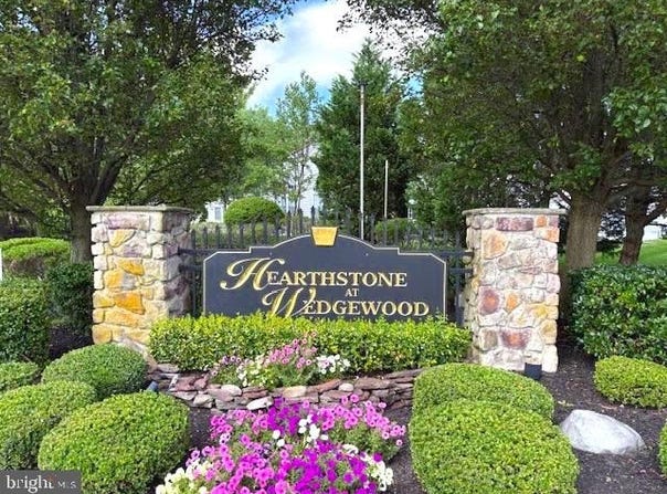 176 HEARTHSTONE DRIVE, BERLIN, NJ 08009