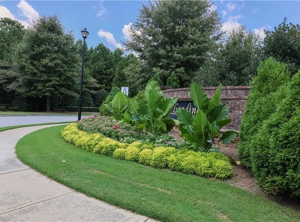 1547 Paxton Drive SW, Lilburn, GA 30047