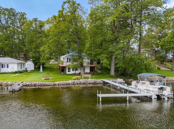 9055 E 480 S, Wolcottville, IN 46795-9735