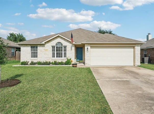 6015 Lone Star CT, Hutto, TX 78634