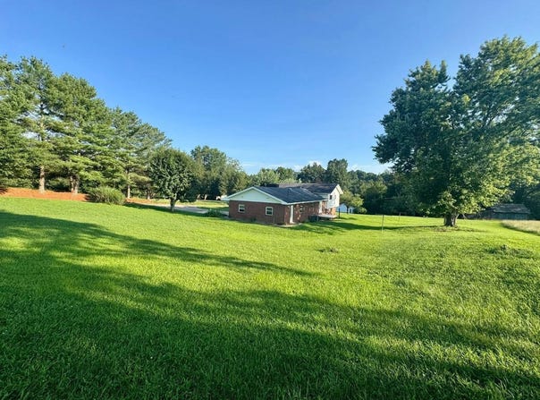 205 Counts Hill, Spencer, WV 25276
