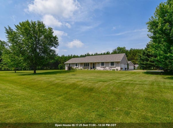 7645 BREEZE Lane, PULASKI, WI 54162-9017