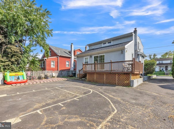 179 DURHAM ROAD, LANGHORNE, PA 19047