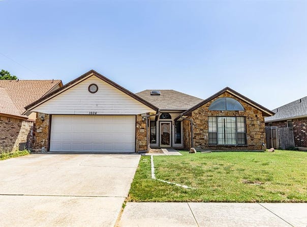 1604 Shannon Drive, Midwest City, OK 73130
