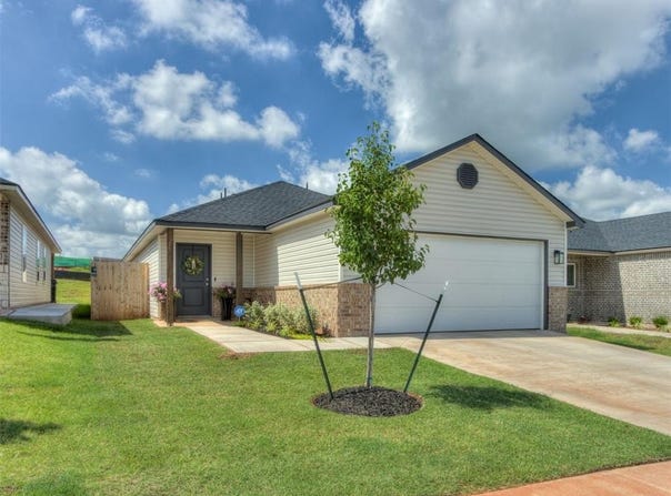 1207 Clydesdale Drive, Guthrie, OK 73044