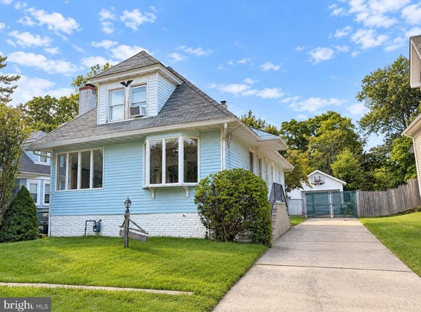 22 BRENWAL Avenue, TRENTON, NJ 08618