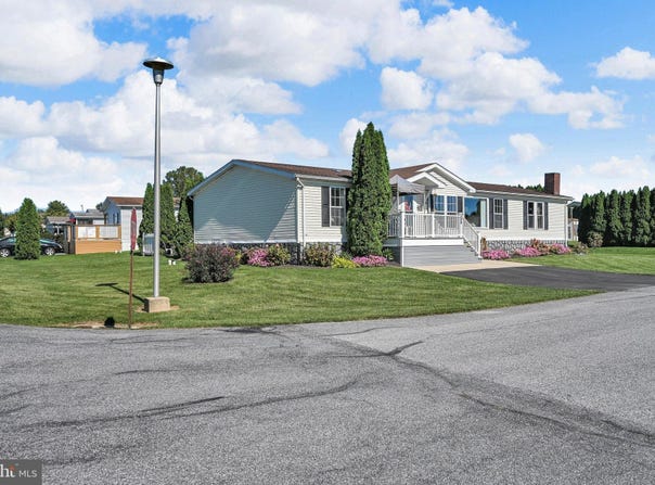 1300 E KERCHER Avenue, MYERSTOWN, PA 17067
