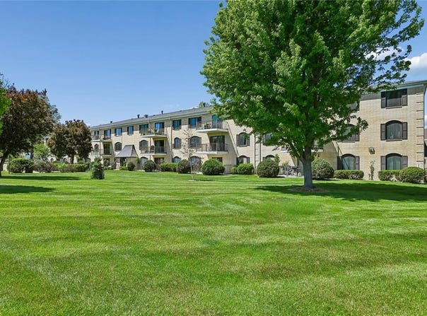 190 Cottage Grove SE, Cedar Rapids, IA 52403