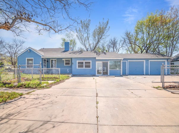 2321 E Mossman Ave, Wichita, KS 67214