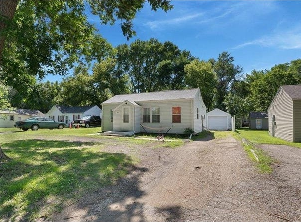 1313 Lakeland Drive NE, Willmar, MN 56201