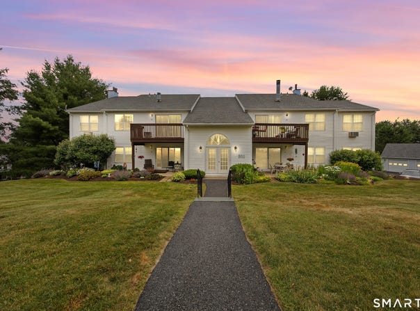 30 Rockledge Loop, Torrington, CT 06790