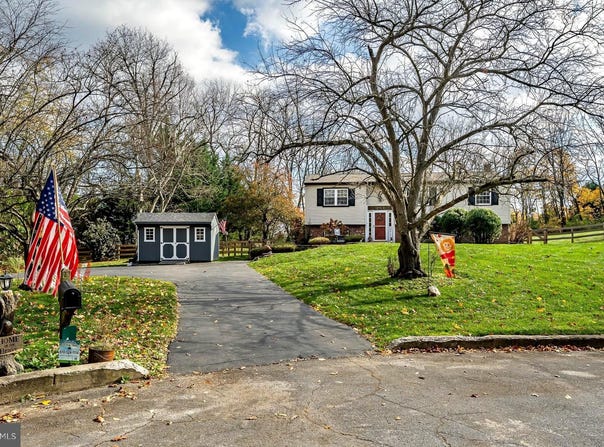 44 GLENVIEW DRIVE, GLENMOORE, PA 19343