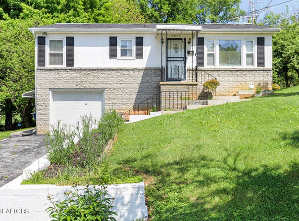 2015 Carolyn Drive, Jefferson City, TN 37760