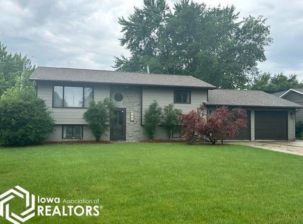 911 7th Avenue, Manson, IA 50563
