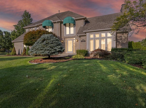 34578 Pembroke Avenue, Livonia, MI 48152