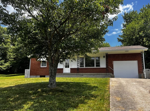 230 South Lucas Street, Junction City, KY 40440