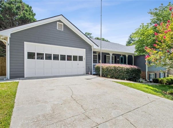 1192 Lakeview Road, Grayson, GA 30017