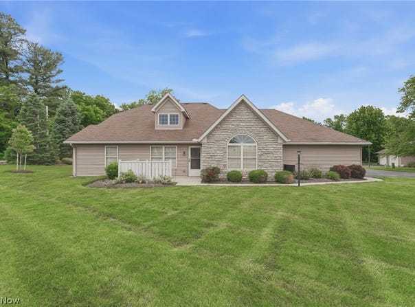 1210 Pebble Chase Circle NE, Massillon, OH 44646