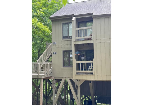 9384 S Lake Ridge Drive, Bloomington, IN 47401